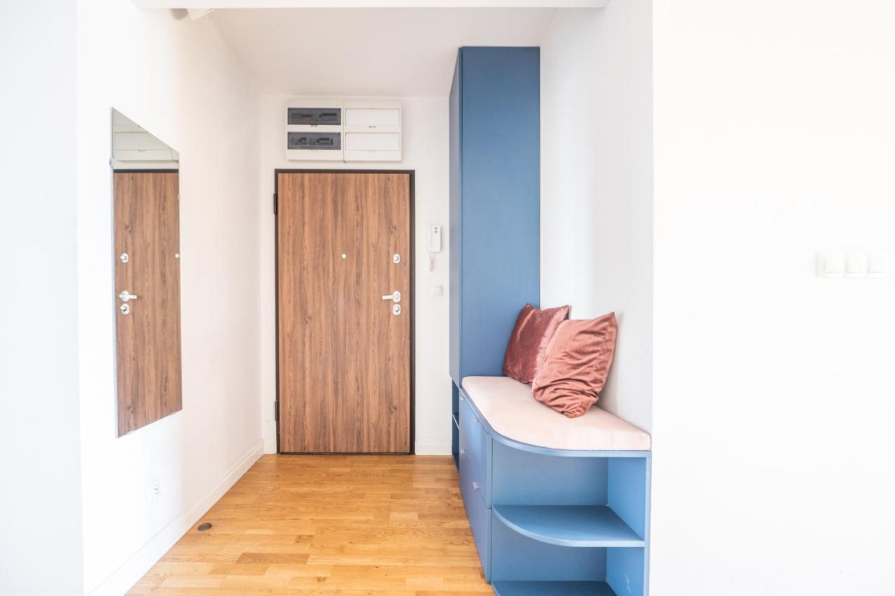 Krucza ~ Self Check-in 24h ~ Parking And Lift Apartament *